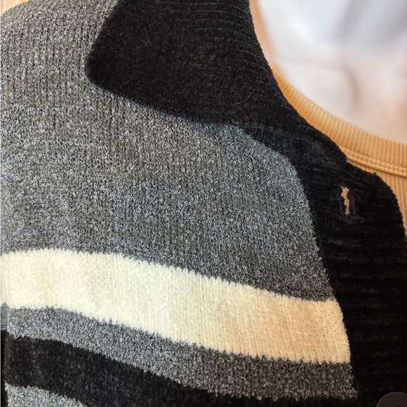 Fredo Vintage Gray and Black Women’s Sweater with Dog Design - Picture 5 of 11